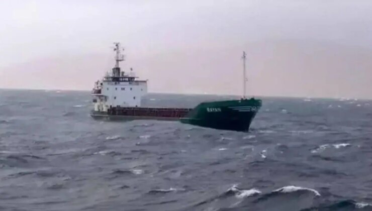 Çanakkale Boğazı’ndan geçen kuru yük gemisi arıza yaptı!