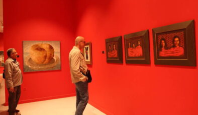 Çankaya, yeni kültür-sanat sezonuna iz bırakacak bir sergiyle başladı: “Zamanın Renkleri” sergisi sanatseverlerle buluştu