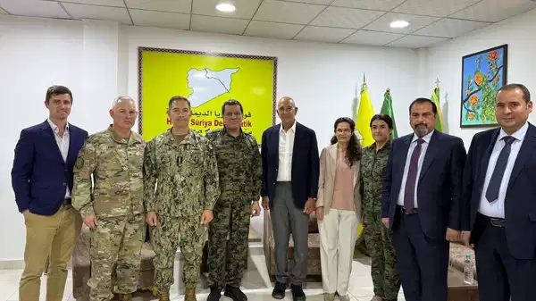 CENTCOM Komutanı ve ABD Büyükelçisi, YPG lideriyle aynı masada