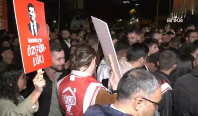 CHP Ankara Gençlik Kolları üyeleri, Adalet Bakanlığı’na yürüdü