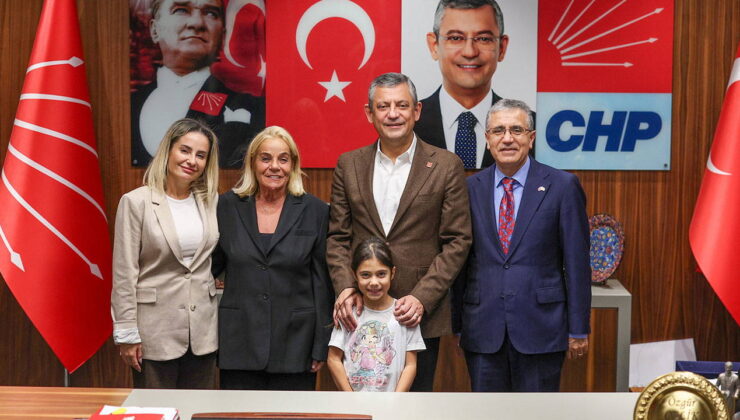 CHP Genel Başkanı Özgür Özel, Denktaş ailesi ile bir araya geldi