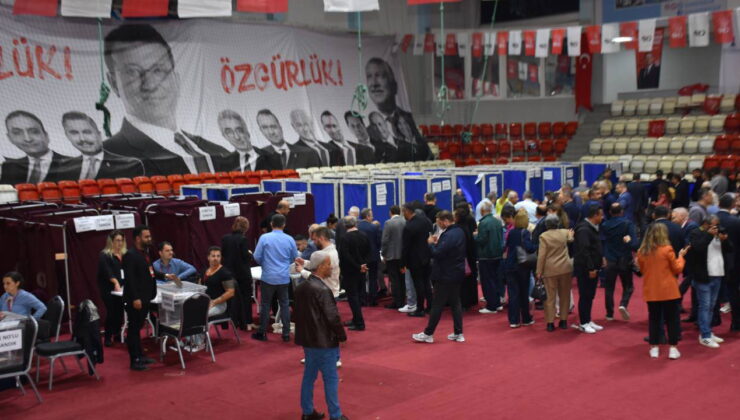 CHP İzmir İl Kongresi yapıldı: Yeni il başkanı seçilen Çağatay Güç kürsüde fenalaştı!