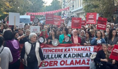 CHP Kadın Kolları’ndan tencere-tavalı eylem: ‘Boş tencere kaynamıyor’