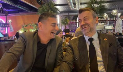 CHP’den istifa edip, AKP’ye geçtiler: ‘Kahkaha dolu’ pozları tepki aldı