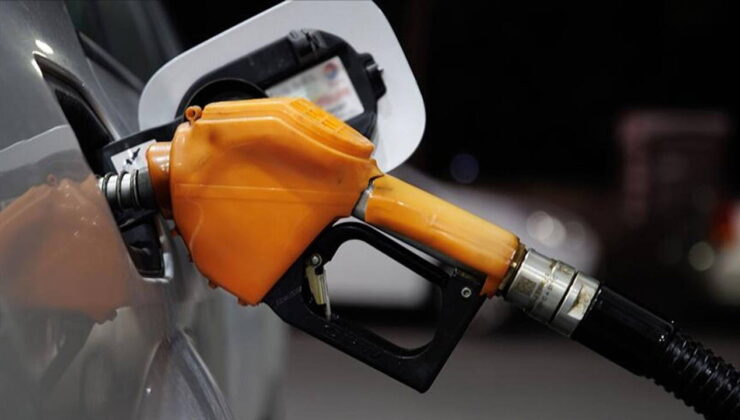 CHP’li Arslan’dan Bakan Bayraktar’a: ‘Petrol yüzde 22 ucuzlarken, pompada fiyat neden artmıştır?’