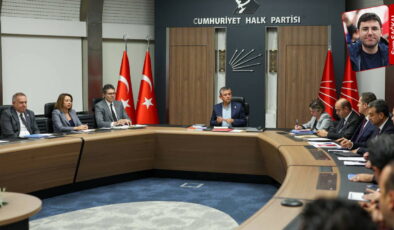 CHP’li kurmaylar başlatılan operasyonlara karşı mücadelelerinin süreceğini açıkladı: Hem sahada hem adliyede