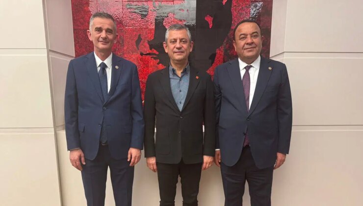 CHP’ye katılması bekleniyor: Bağımsız Milletvekili Ümit Dikbayır, Özgür Özel ile görüştü