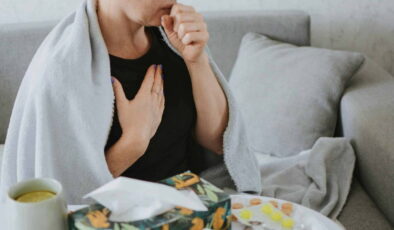 Ciğerleri rahatlatıyor, boğaz tahrişini önlüyor: Kuru öksürüğe anında etki eden 7 doğal yöntem