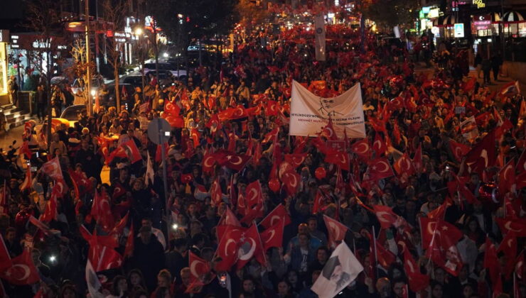 Cumhuriyet’in 102. yılı Beylikdüzü’nde büyük coşkuyla kutlandı