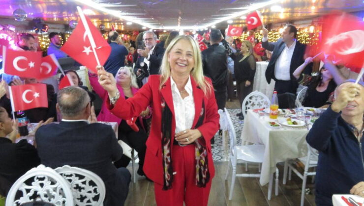 Cumhuriyet’in 102. yılı Boğaz’da kutlandı