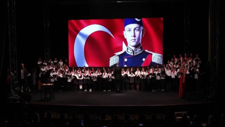 Cumhuriyet’in 102. yılına özel: Öğrenciler yapay zekâyla Atatürk’ü sahneye taşıdı