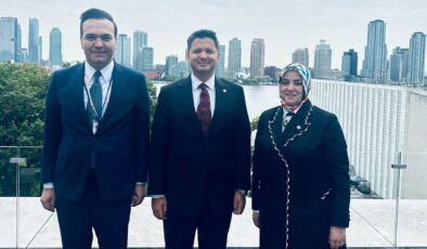 Cumhuriyet’in haberi Meclis gündeminde: AKP yöneticileri New York’a hangi kaynakla gitti?