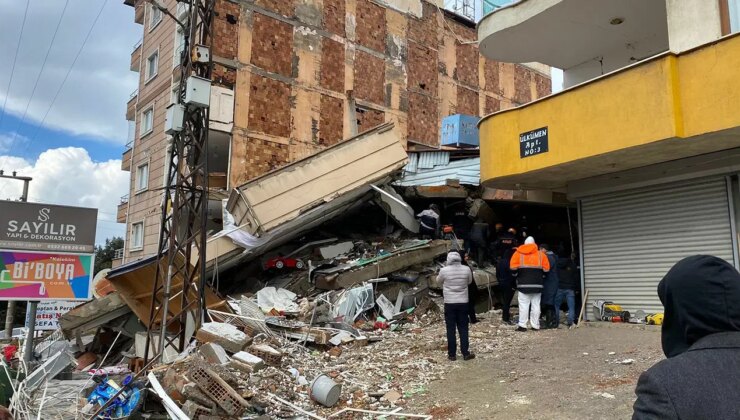 Depremde 23 kişiye mezar olmuştu… Kasaplar Apartmanı davasında tutuklu sanık bulunmuyor: ‘3 yıldır adalet bekliyoruz!’