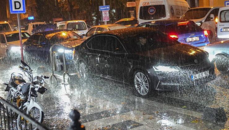 Depremin merkez üssü Sındırgı’da sağanak etkili oldu