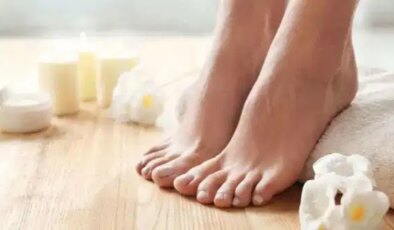 Doğal bakım kürleriyle yumuşacık adımlara sahip olun: Nasırları geçiren etkili 5 çözüm