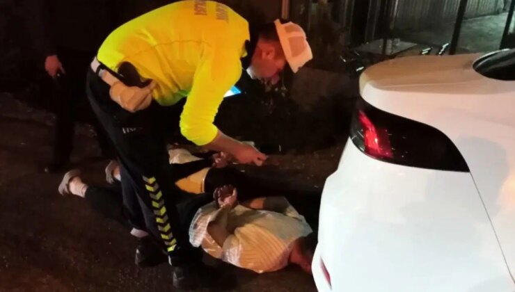 ‘Dur’ ihtarına uymadı, polis memuruna çarptı!