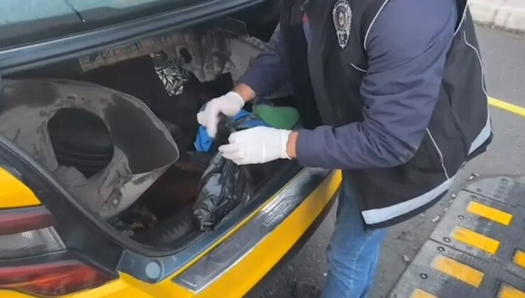 Ekipler buldu: Taksinin yedek lastiğinden ‘metamfetamin’ çıktı