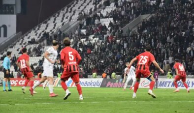 Elazığspor–Kastamonuspor maçı öncesi ‘şarkı’ krizi! MHP’li vekil sinirden deliye döndü: Yönetimi yerden yere vurdu!