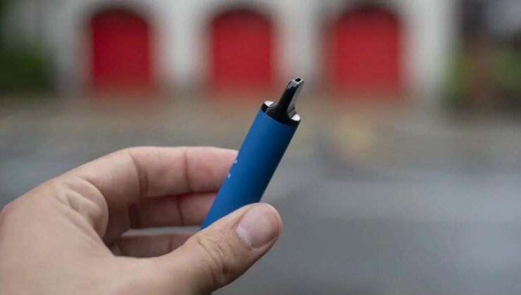 Elektronik sigara, sigara içmeyen gençleri hedef alıyor