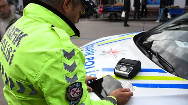 Emsal niteliğinde karar geldi! Trafik cezalarında yeni dönem: Artık her polis ceza yazamayacak!