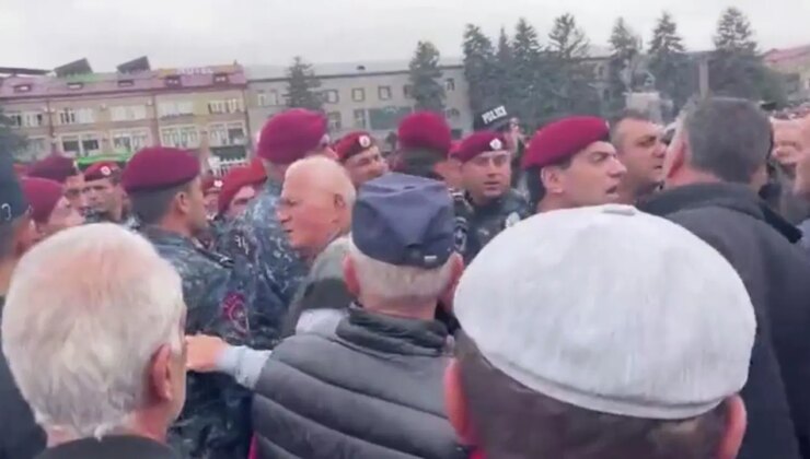 Ermenistan’da ikinci büyük kentin belediye başkanı gözaltına alındı