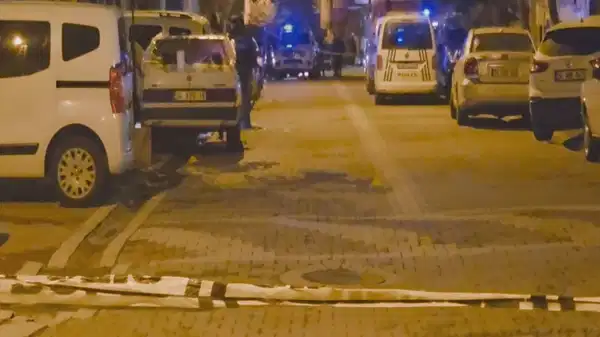 Esenyurt’ta 4 arkadaşa sokak ortasında silahlı saldırı: 1 ölü, 3 yaralı!