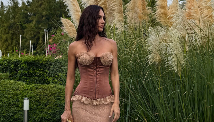 Eşinden yeni boşanan Yasemin Ergene’nin beyaz şortlu paylaşımı gündem oldu