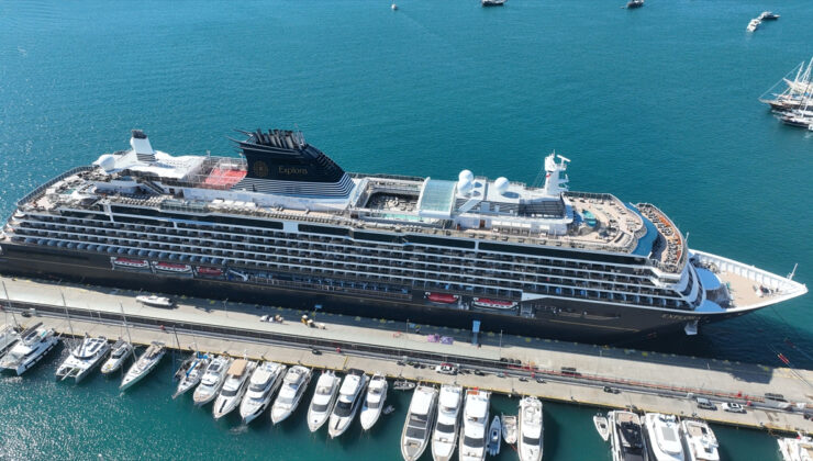 ‘Explora I’ kruvaziyeri Marmaris limanına demirledi