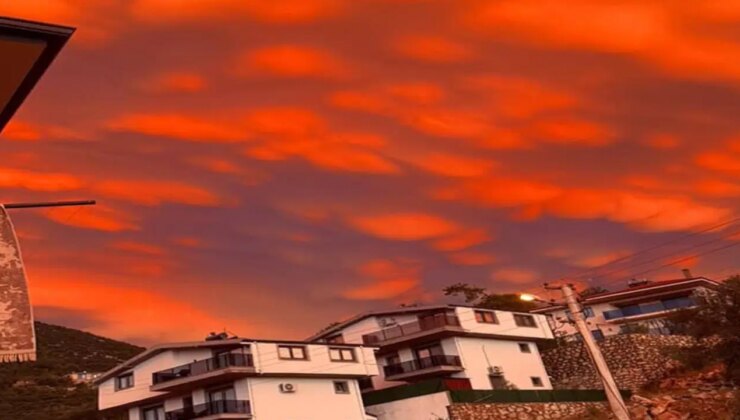 Fethiye semalarında görsel şölen: ‘Mammatus Bulutları’ gökyüzünü kapladı