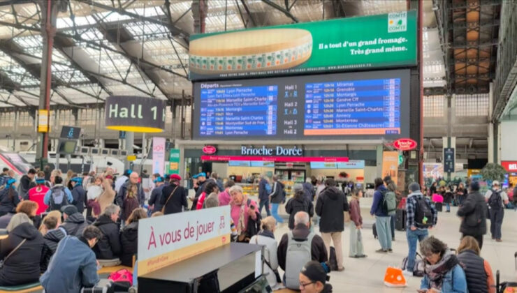 Fransa’da sabotaj eylemi: Tren seferleri aksadı