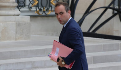 Fransa’da yeniden Başbakan atanan Lecornu hükümetini kurdu