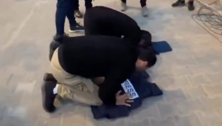 Gazze’de gazeteciler ateşkes sonrası şükür secdesi yaptı