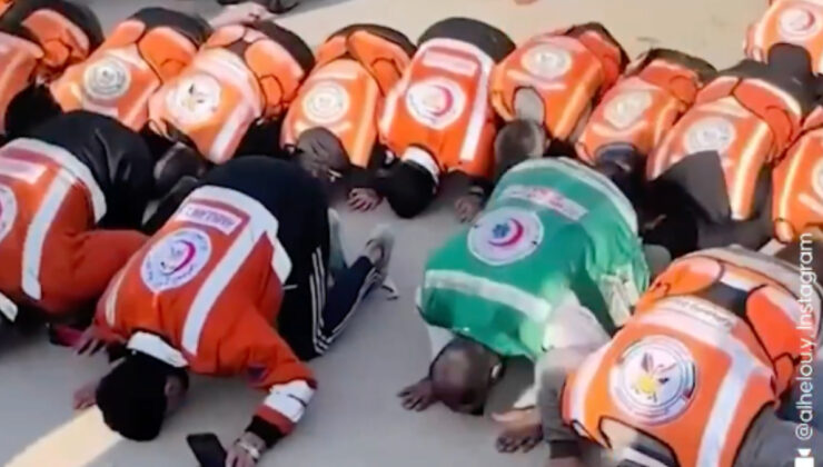 Gazze’de sağlık çalışanları ateşkes kararını secde ederek kutladı