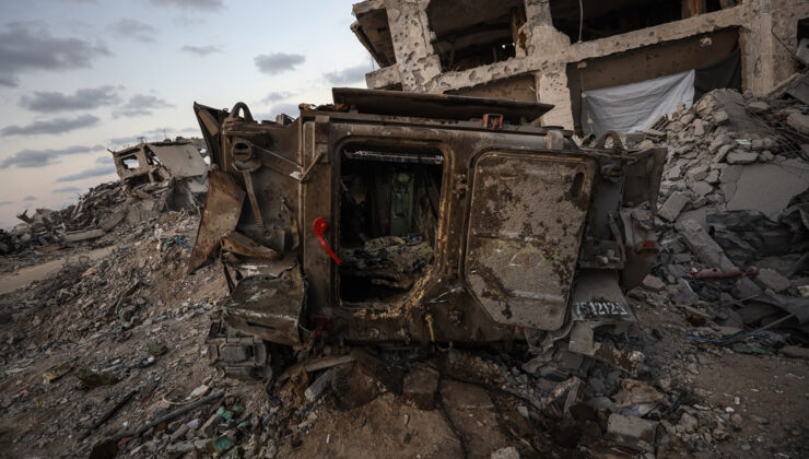 Gazze’den çekilen İsrail ordusu, hasarlı araçlarını bıraktı