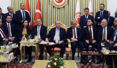 Gelecek Partisi’nden Erdoğan-Davutoğlu fotoğrafına açıklama