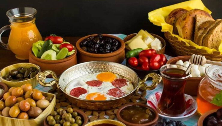 Güne yorgun başlamanıza neden oluyor, metabolizmayı yavaşlatıyor: Sabahları asla tüketmemeniz gereken 6 besin