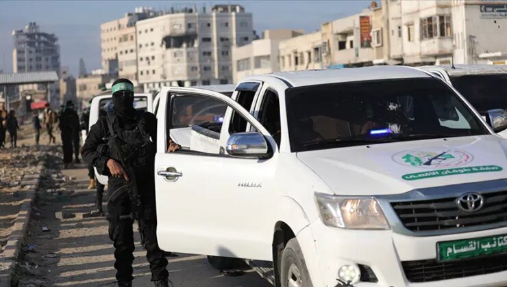 Hamas, İsrailli esirin cesedini Kızılhaç’a teslim etti