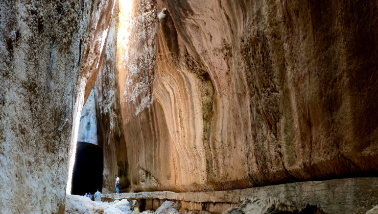 Hatay’da bin esirin yaptığı Titus Tüneli ile Beşikli Mağara ziyaretçilerin ilgisini çekiyor