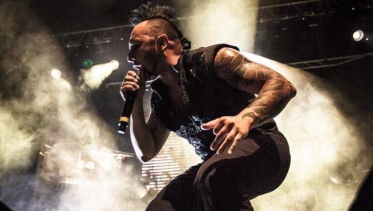 Hayko Cepkin’in sahne tarzı şaşırttı! Görenler yorum yağdırdı