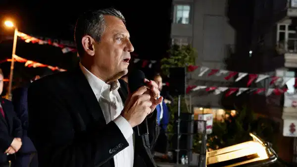 İsrail 3 milletvekilini alıkoydu: Özgür Özel’den kınama geldi!