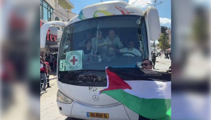 İsrail, Filistinli tutukluları serbest bıraktı: Gazze’ye otobüsler geçiş yaptı