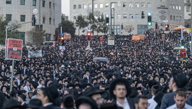 İsrail’de Harediler zorunlu askerliğe karşı sokakta