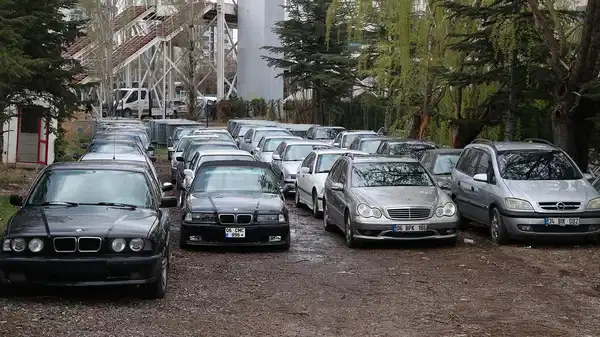 İstanbul merkezli 11 ilde ‘change araç’ operasyonu: 40 gözaltı