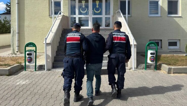 İstanbul merkezli FETÖ operasyonunda gözaltına alınan 5 doktor tutuklandı