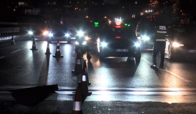 İstanbul’da viyadüğün genleşme derzi koptu: Yaralılar var!