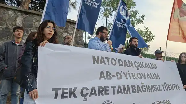 İTÜ’deki NATO etkinliği protesto edildi: Üniversiteler, NATO’nun çiftliği değil, halkın ihtiyaçlara çözüm üretme alanlarıdır