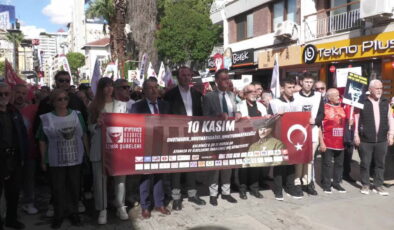İzmir’de 10 Kasım’ın ara tatile denk getirilmesi protesto edildi