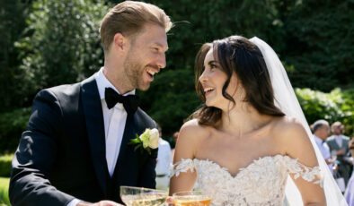 Karsu bebeğiyle Türkiye’ye geldi! Uçaktan paylaşım var