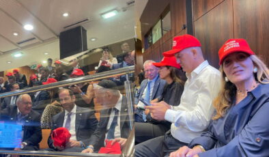 ‘Kırmızı şapkalılar’ parlamentoya girdi: Trump, Knesset’te hangi mesajları verecek?