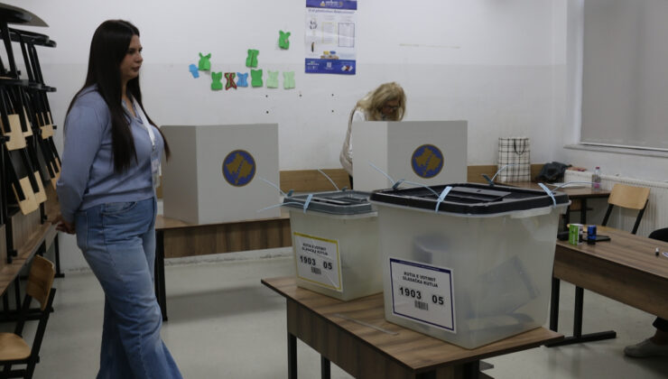 Kosova’da halk yerel seçim için sandık başında